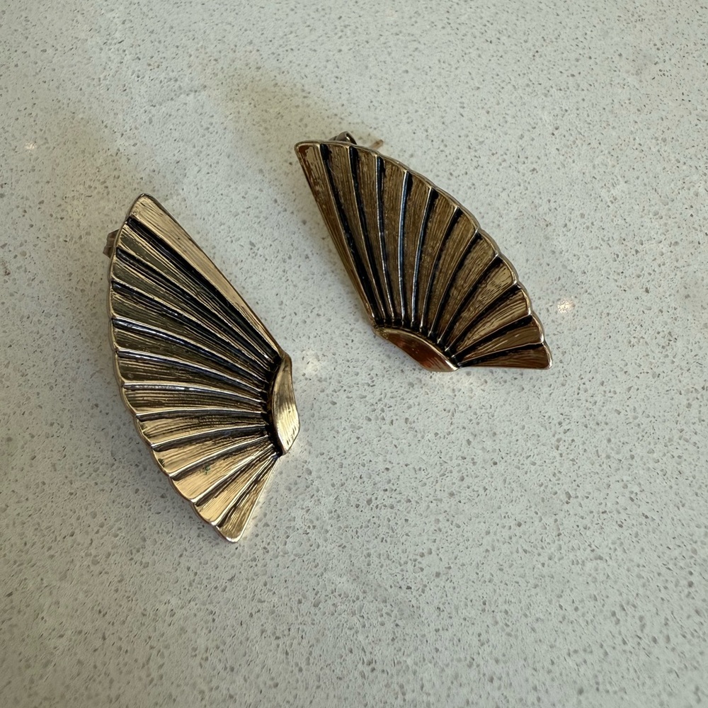 Lulu Frost Earrings - Picture 4 of 4